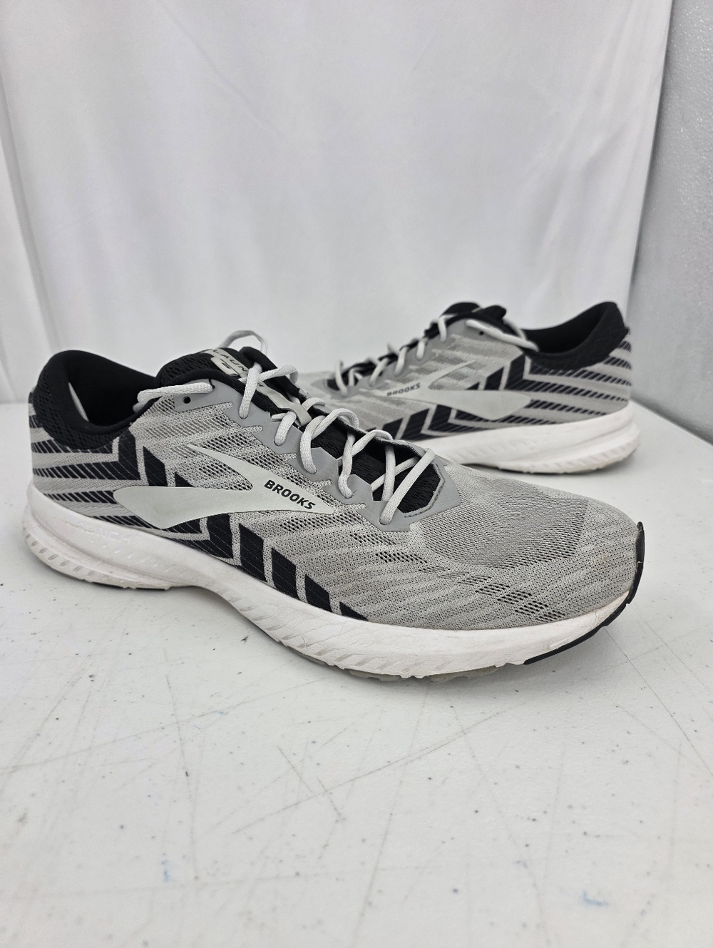 Brooks Launch 6 Men's Size 13 D Running Shoes 1102971D016 Grey Black Walking.‎